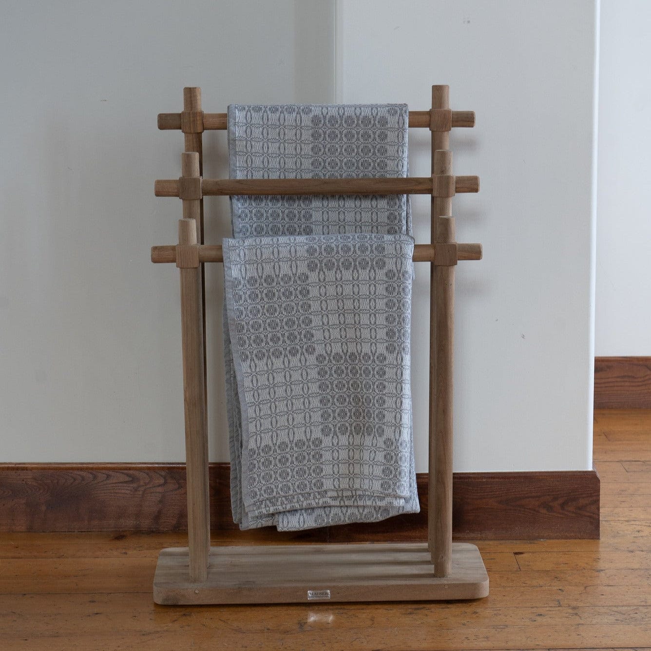 Tofino Blanket/Towel Rack - LndmarkClub USA