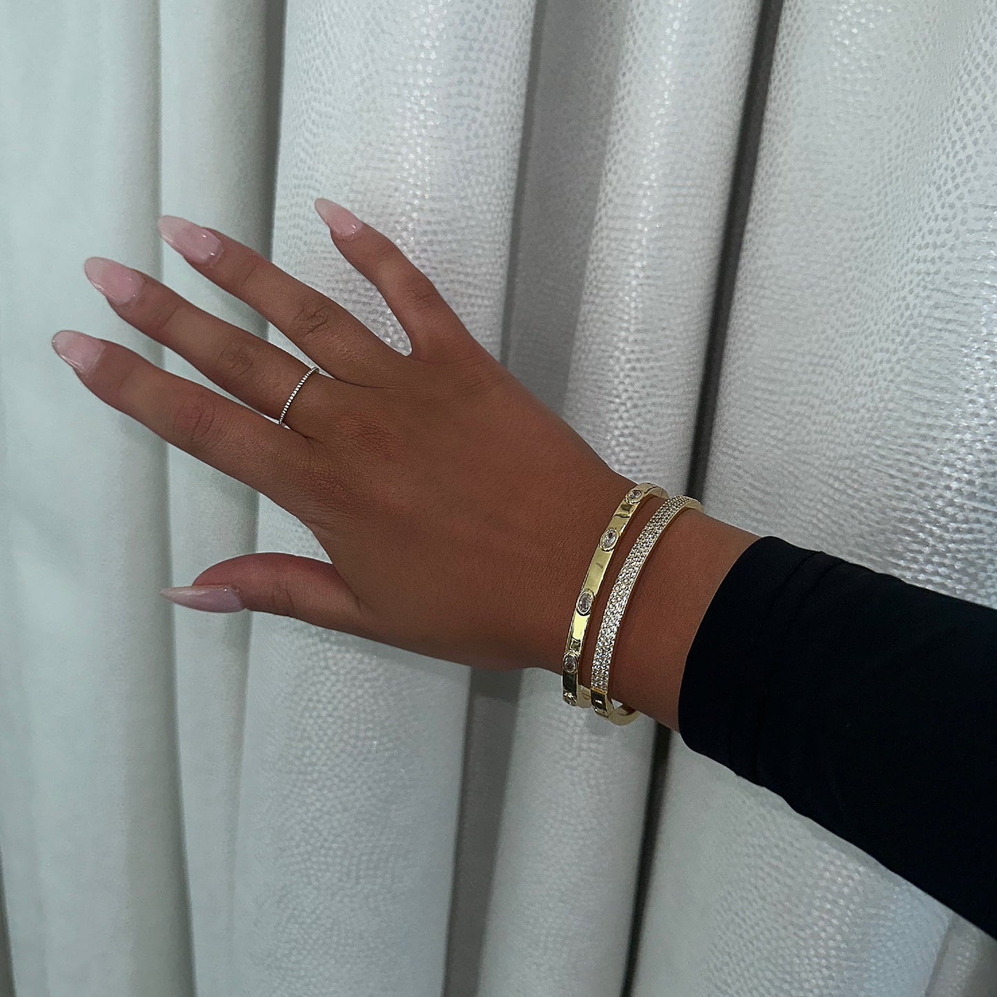 DOLCE BANGLE - GOLD - LndmarkClub USA